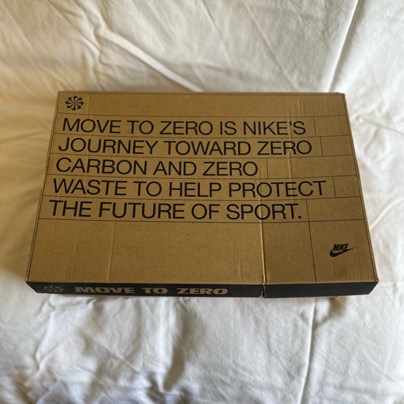 👟♥️NWT Nike Sneakers; super cute in Grey, Orange and Lime - Picture 12 of 12